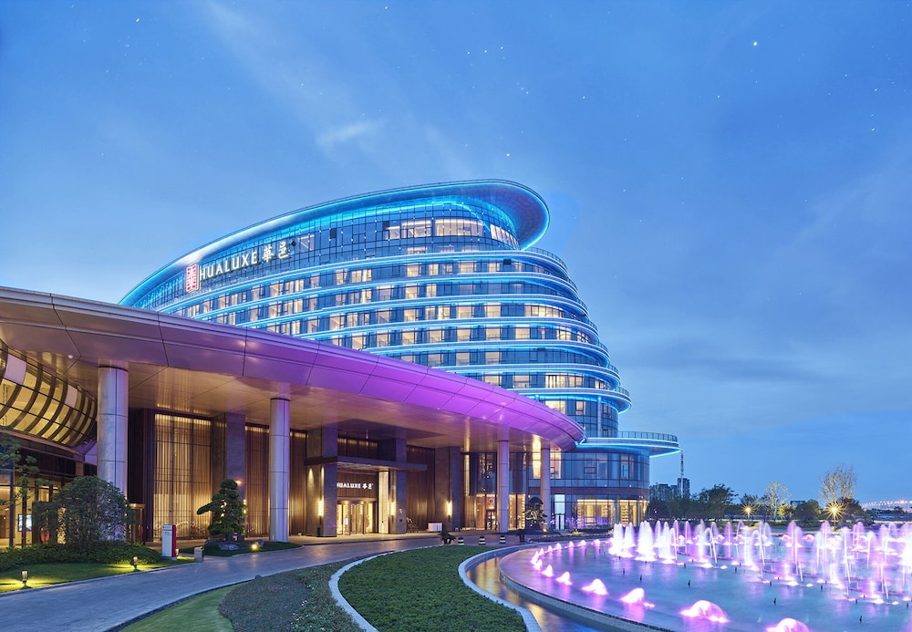 hualuxe nanjing yangtze river an ihg hotel