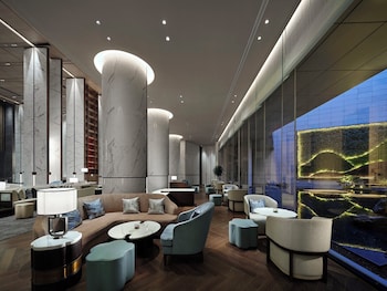 hualuxe nanjing yangtze river an ihg hotel