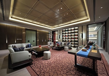 hualuxe nanjing yangtze river an ihg hotel
