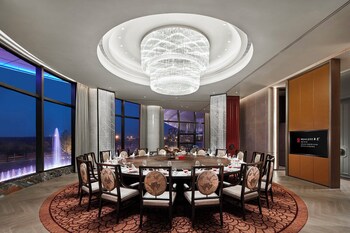 hualuxe nanjing yangtze river an ihg hotel