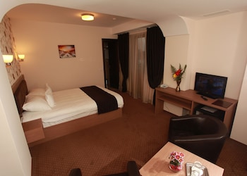west plaza hotel