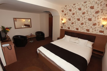 west plaza hotel
