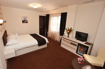 west plaza hotel