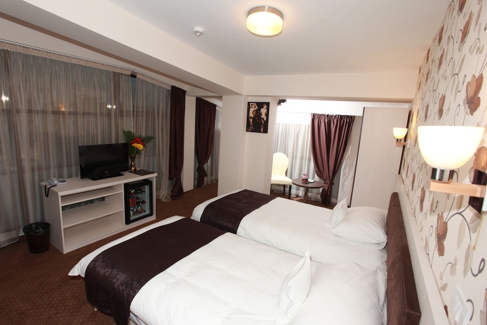 west plaza hotel
