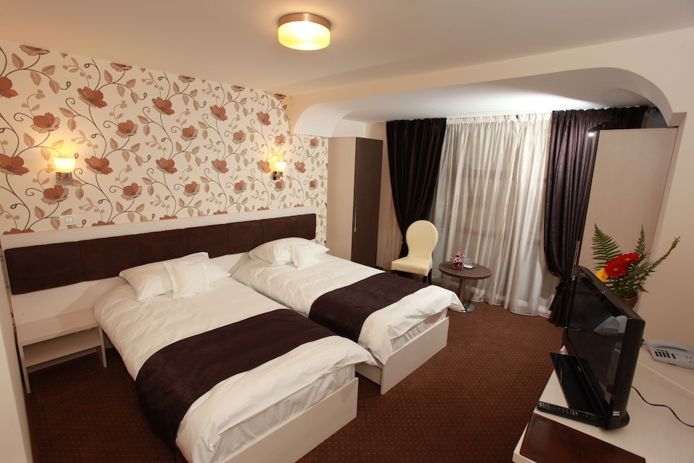 west plaza hotel