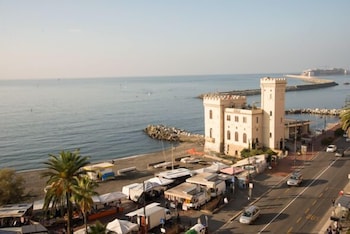 Castello Miramare,Liguria>>Genoa,3 star