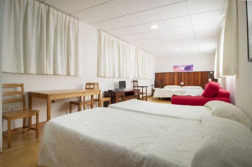 hostal los gallos