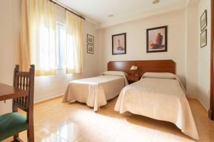 hostal los gallos