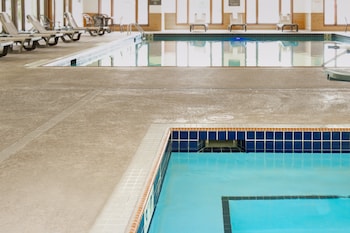 holiday inn express and suites hayward by ihg