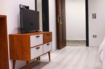 elite pyramids boutique hotel