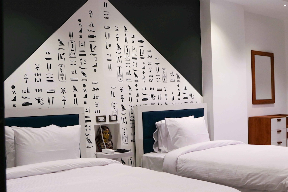 elite pyramids boutique hotel