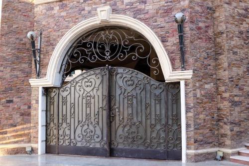 elite pyramids boutique hotel