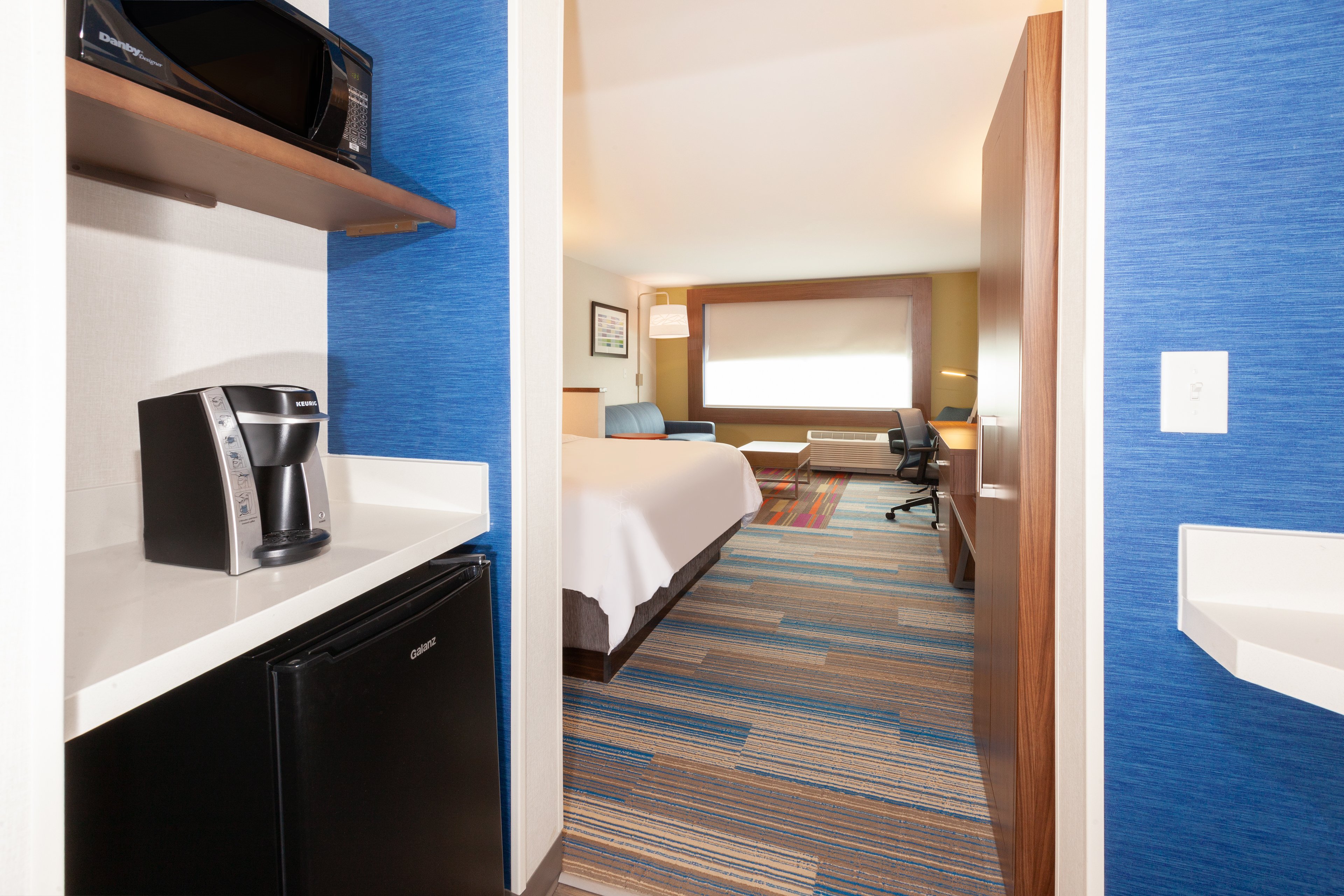 holiday inn express and suites brunswick