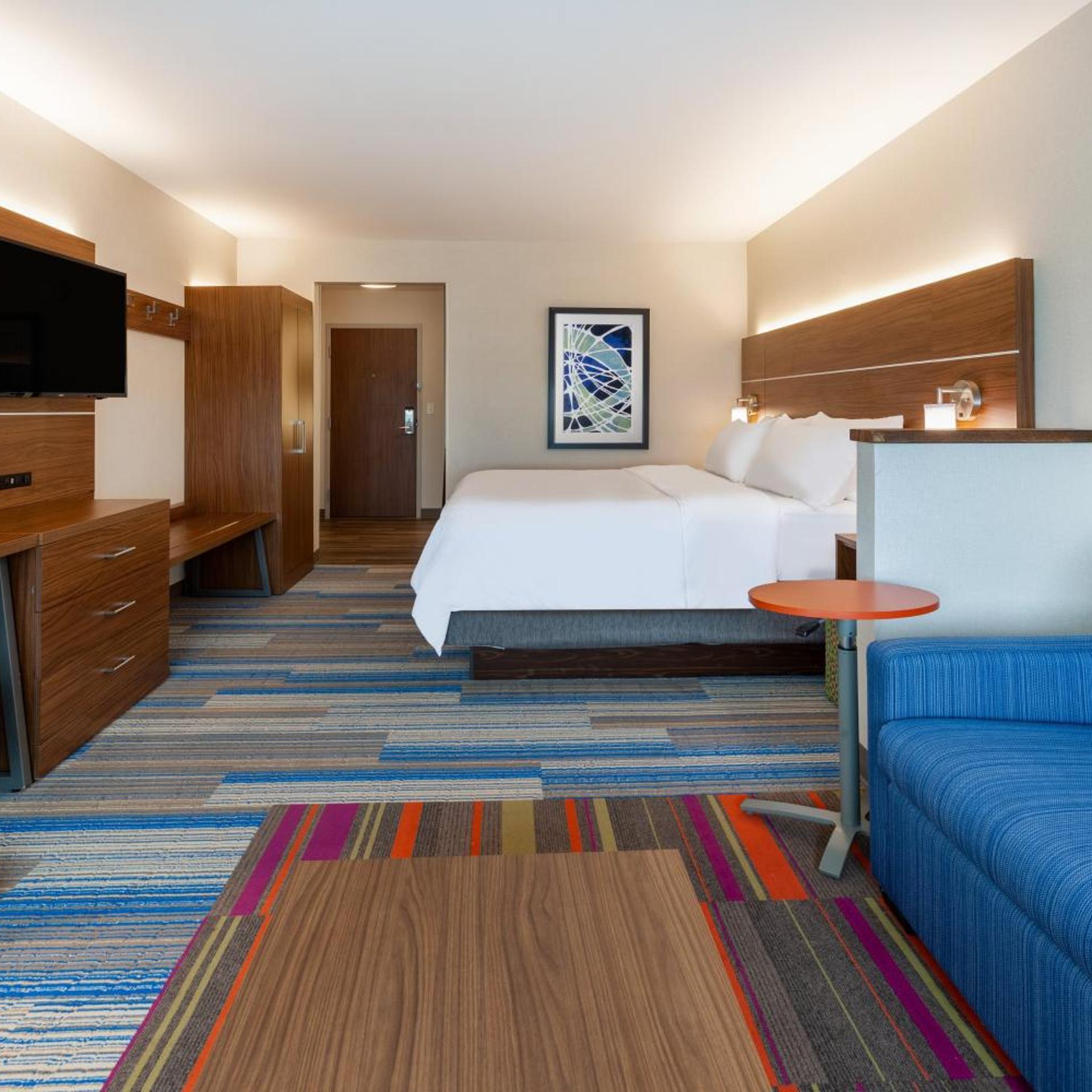 holiday inn express and suites brunswick