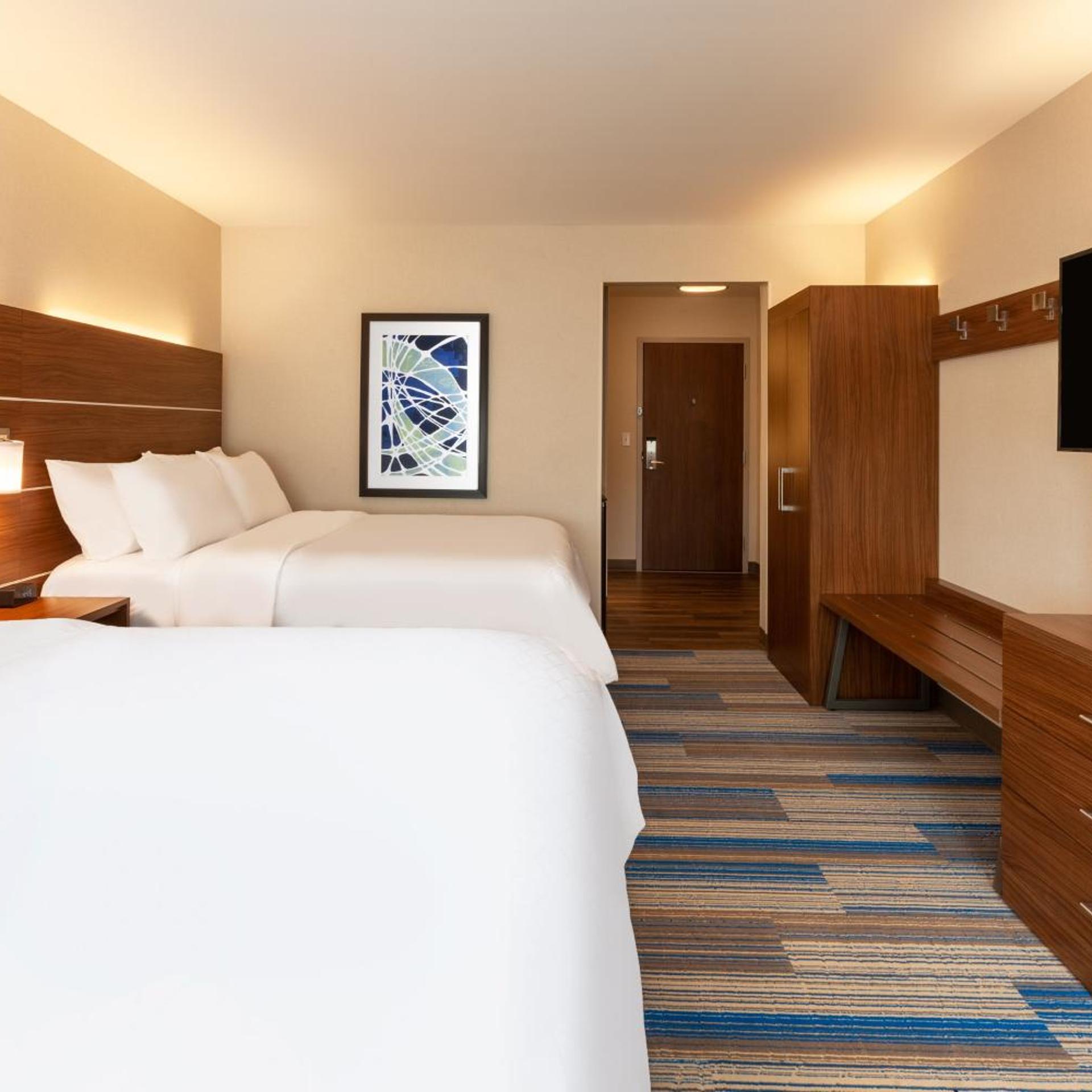holiday inn express and suites brunswick