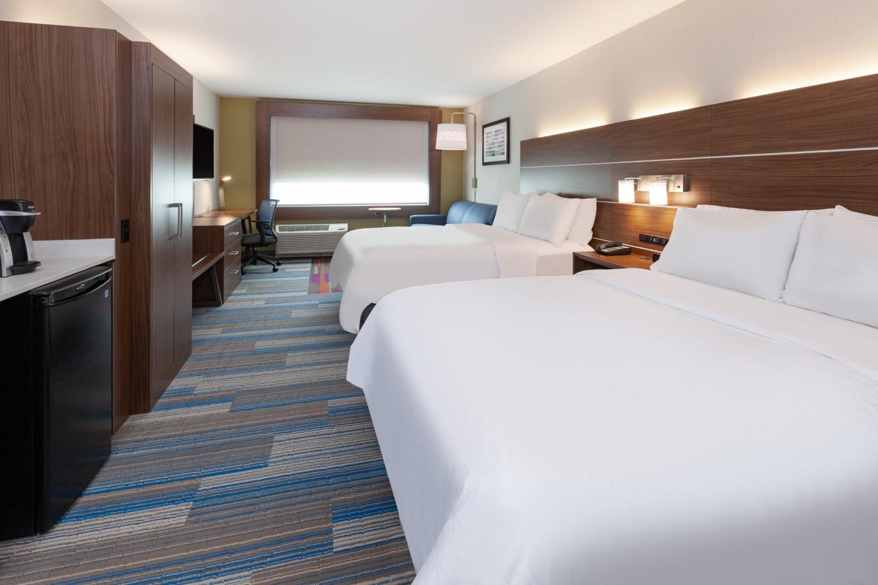 holiday inn express and suites brunswick
