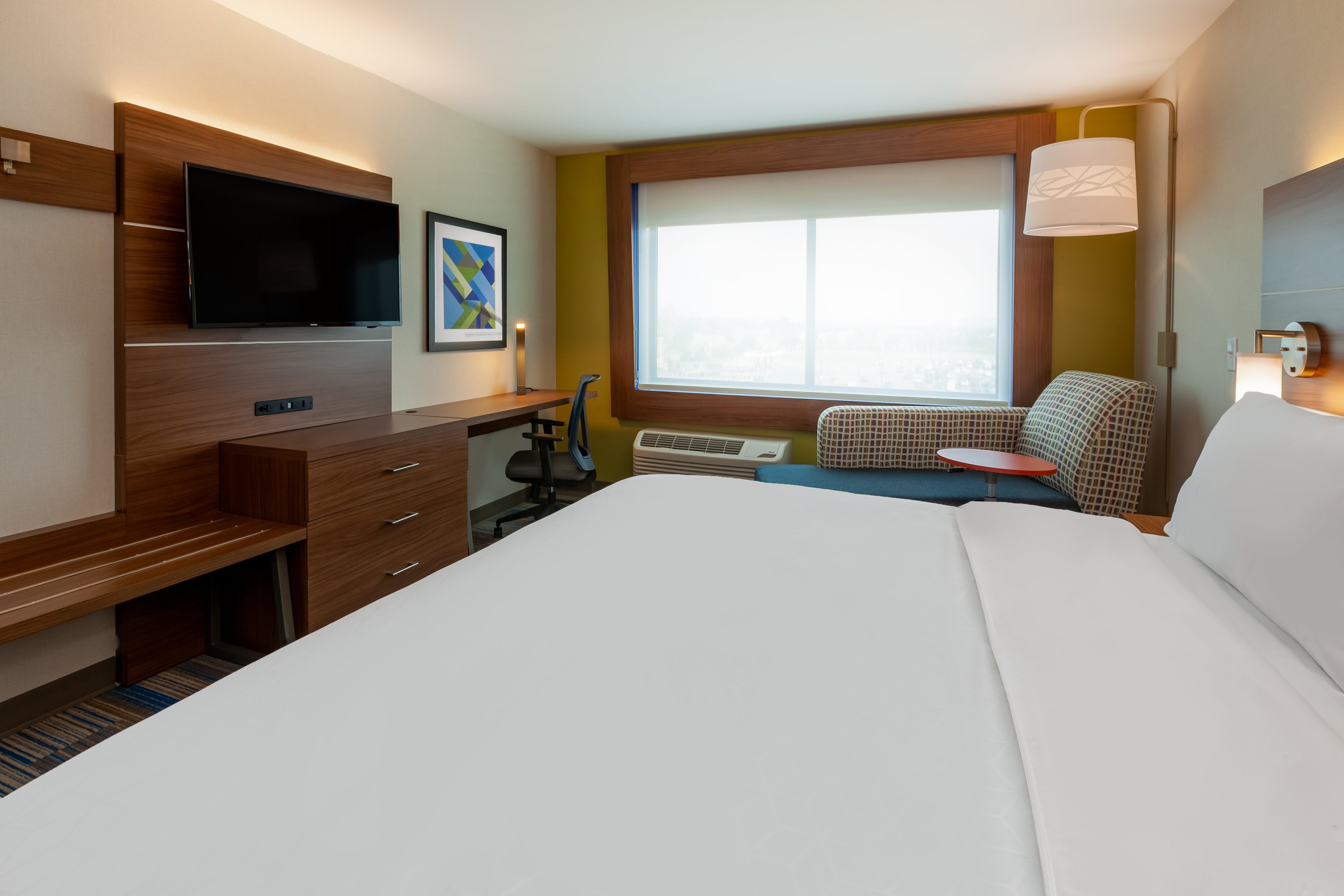 holiday inn express and suites brunswick