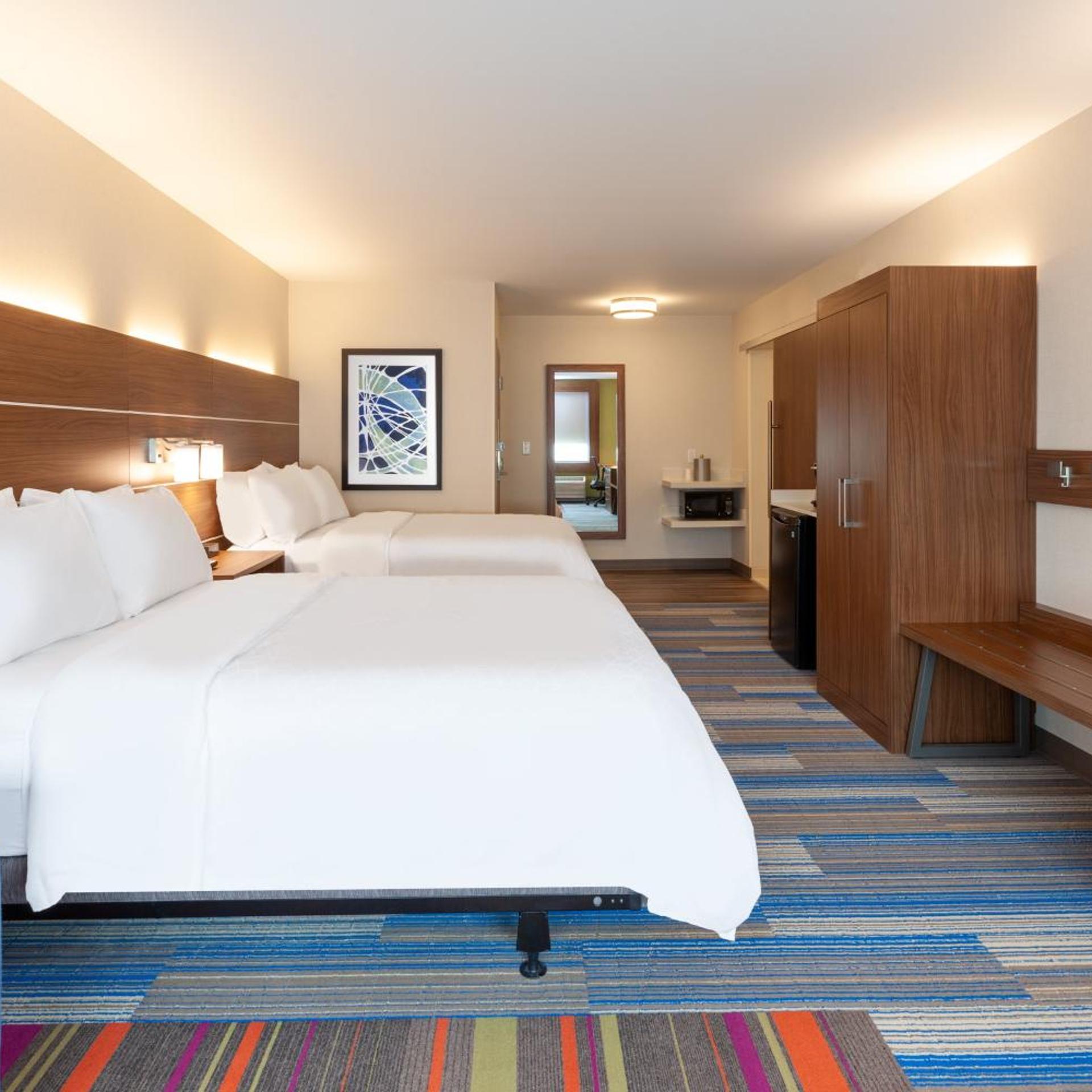 holiday inn express and suites brunswick