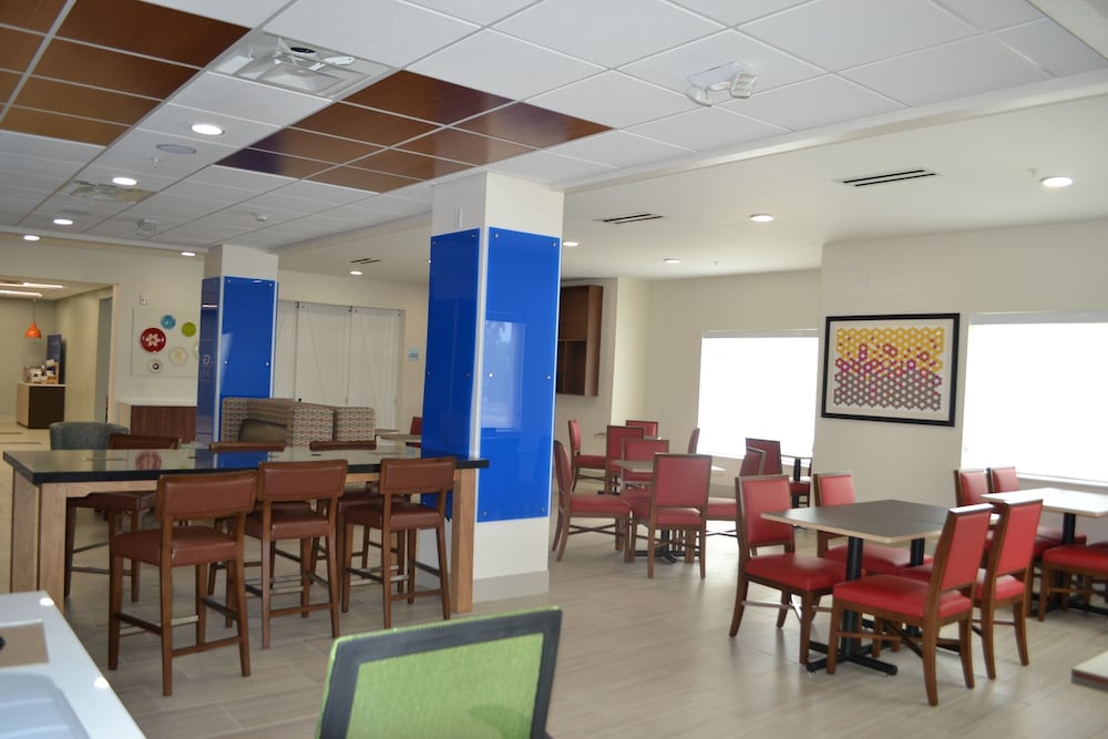 holiday inn express tallahassee university central an ihg hotel