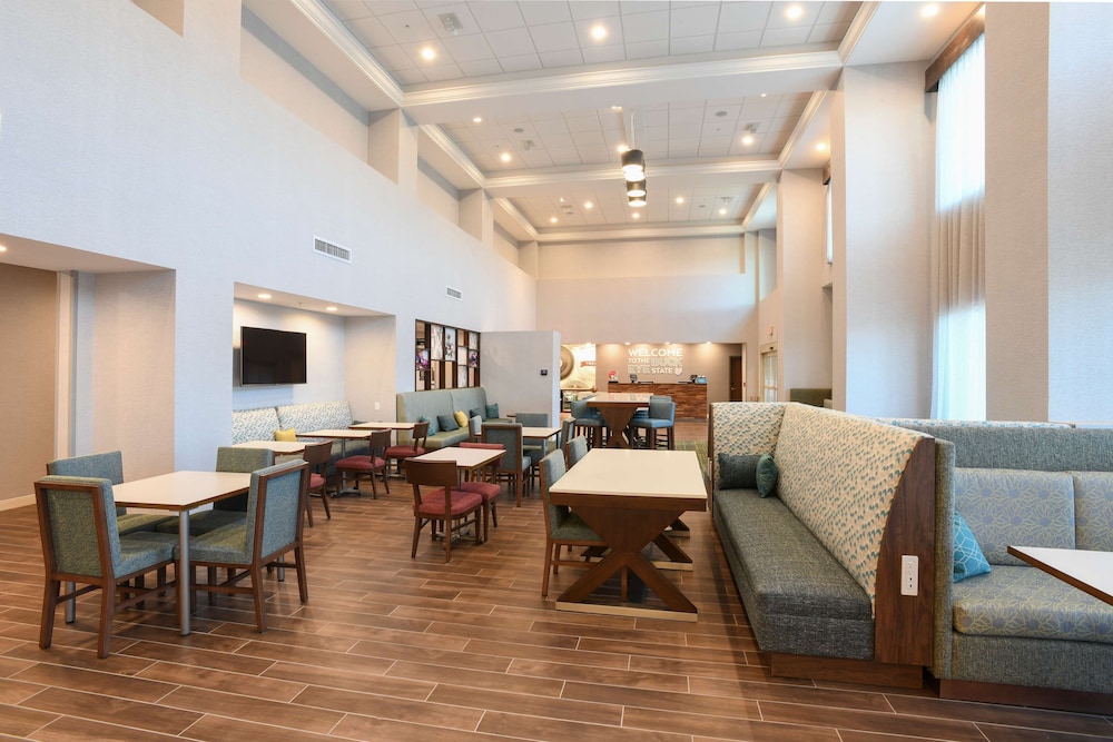 hampton inn and suites cincinnati liberty township