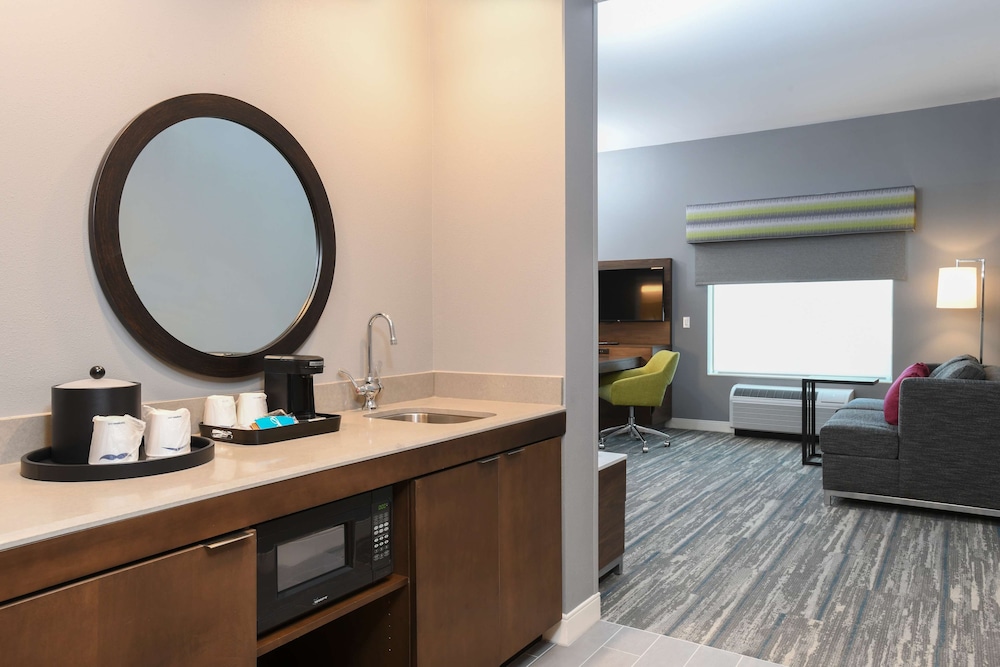 hampton inn and suites cincinnati liberty township