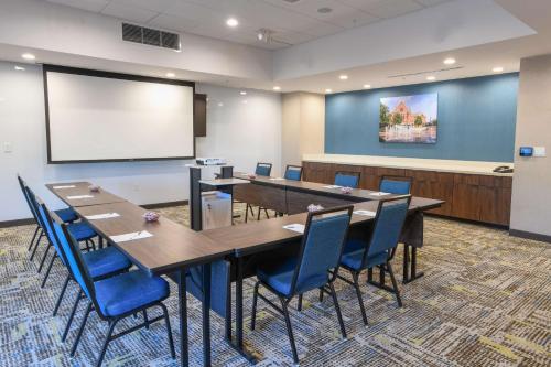 hampton inn and suites cincinnati liberty township