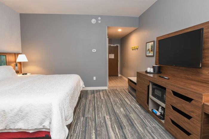 hampton inn and suites cincinnati liberty township