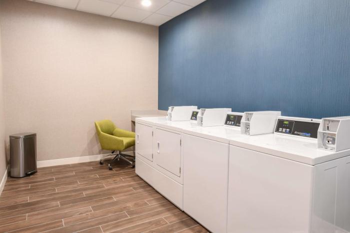 hampton inn and suites cincinnati liberty township