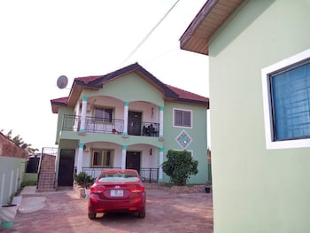 ronna apartments at lakeside estates