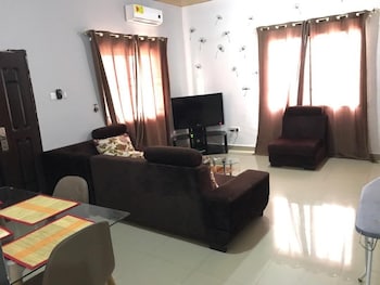 ronna apartments at lakeside estates