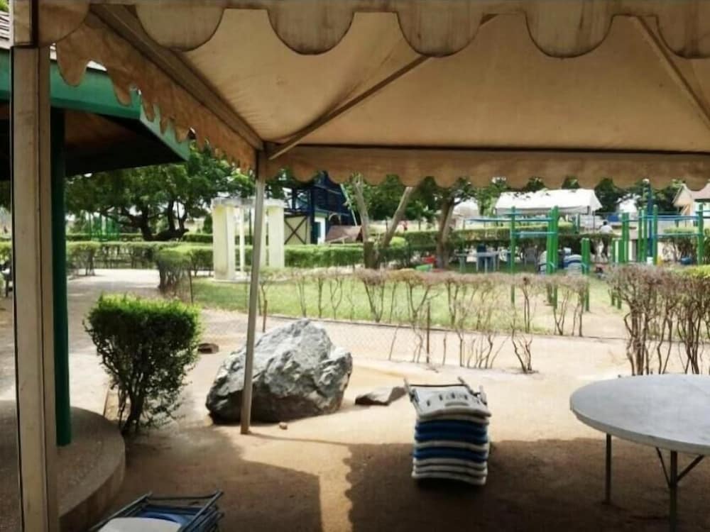 ronna apartments at lakeside estates