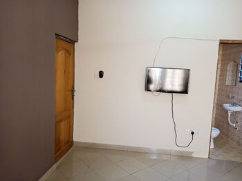 ronna apartments at lakeside estates