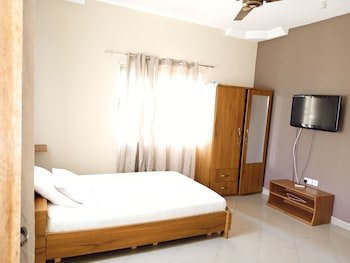 ronna apartments at lakeside estates