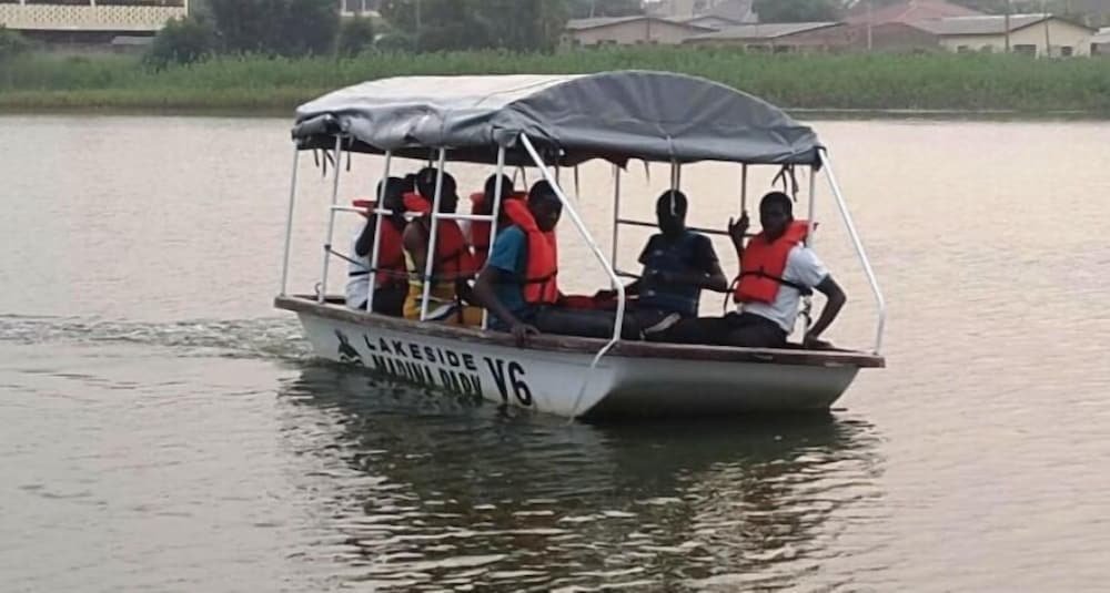 ronna apartments at lakeside estates