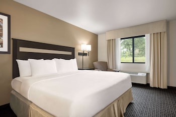 baymont by wyndham hearne