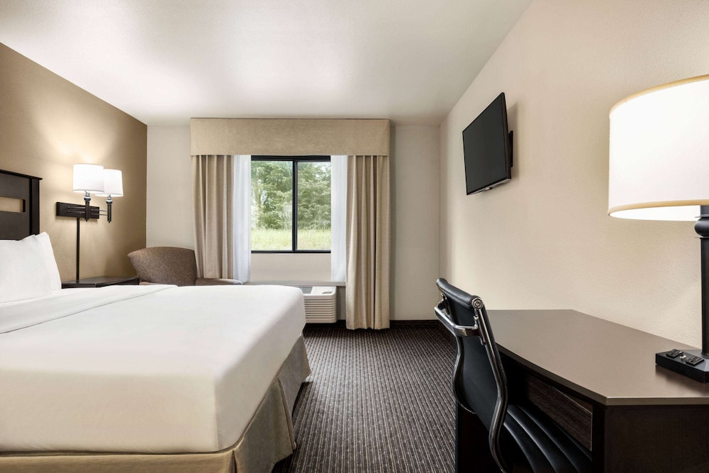 baymont by wyndham hearne