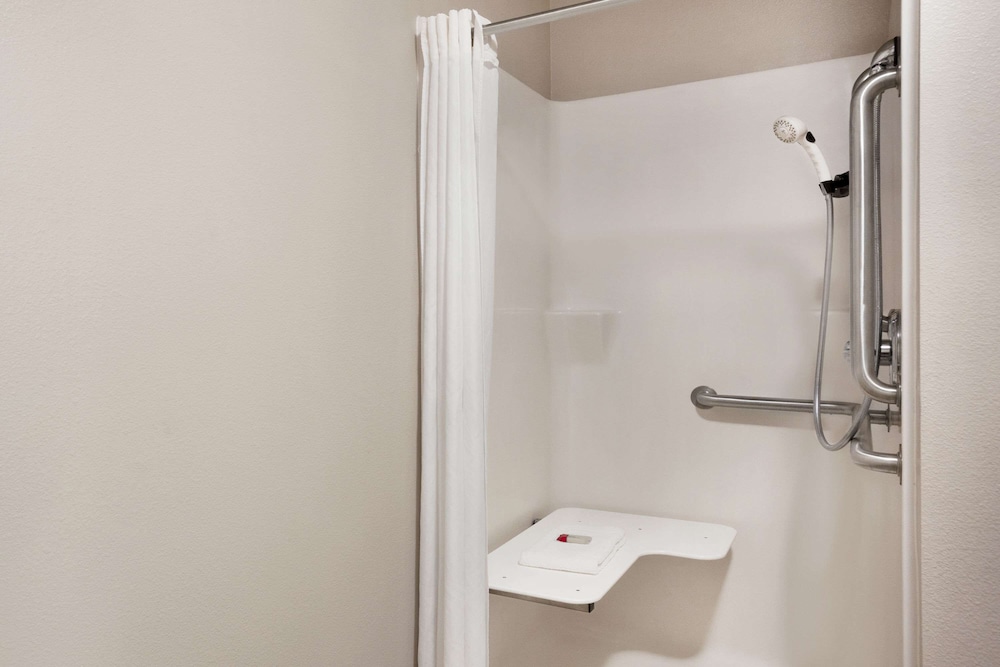 baymont by wyndham hearne