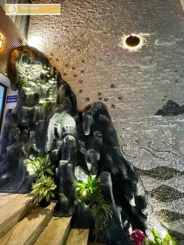yen vang hotel and apartment