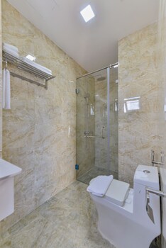 yen vang hotel and apartment