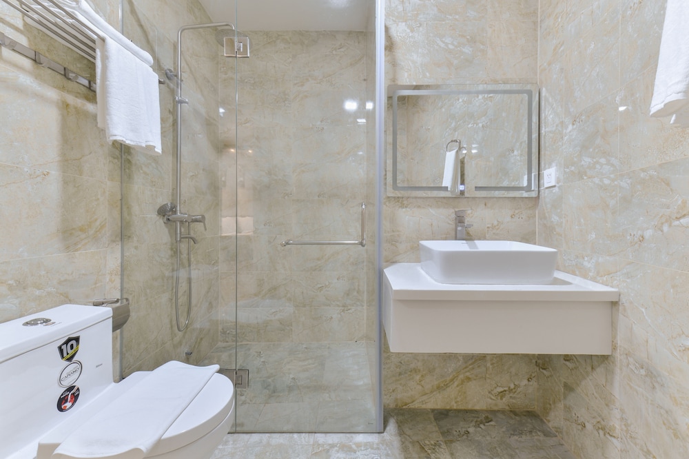 yen vang hotel and apartment