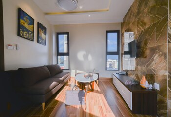 yen vang hotel and apartment