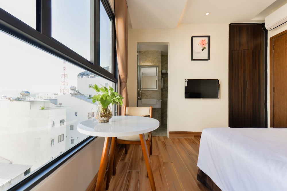 yen vang hotel and apartment