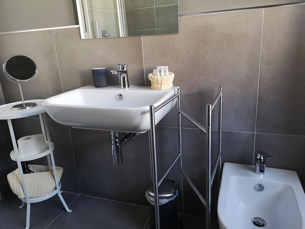 peps rooms by the sea