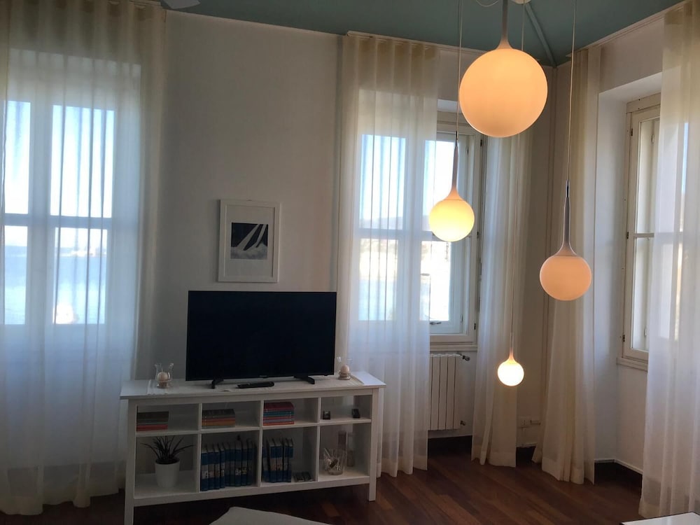 peps rooms by the sea