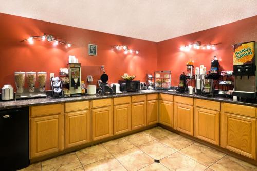 super 8 by wyndham alamogordo white sands