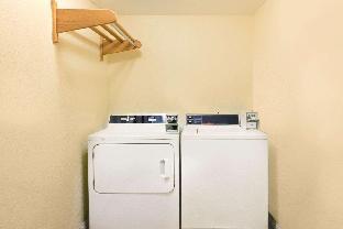 super 8 by wyndham alamogordo white sands