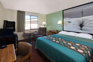 super 8 by wyndham alamogordo white sands