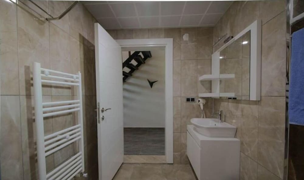 green garden house hotel