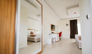 green garden house hotel