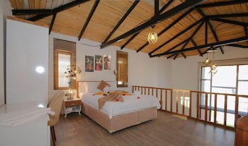 green garden house hotel